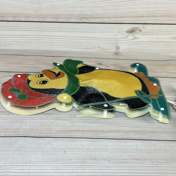 VTG Penguin Lighted Christmas Window Door Hanging Decor Sign Plastic Glittery - Picture 8 of 15